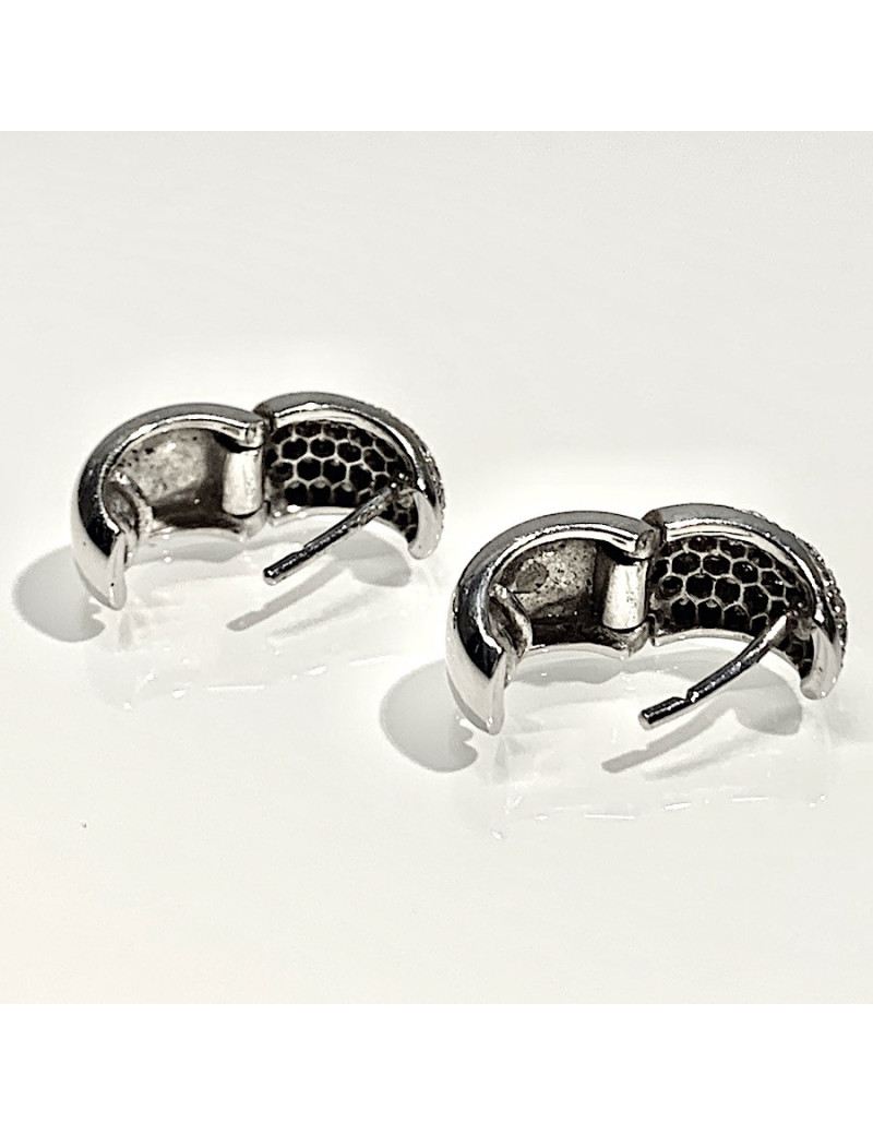 Stud Earrings in White Gold and Diamond Pave 