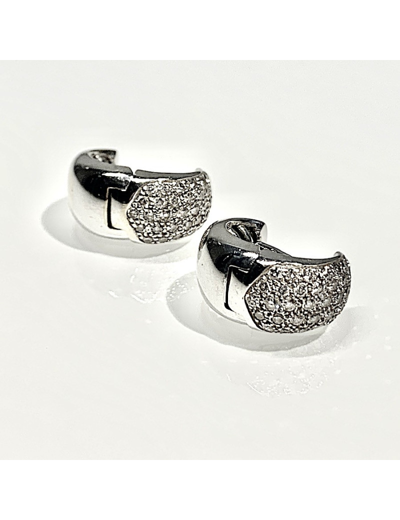 Stud Earrings in White Gold and Diamond Pave 
