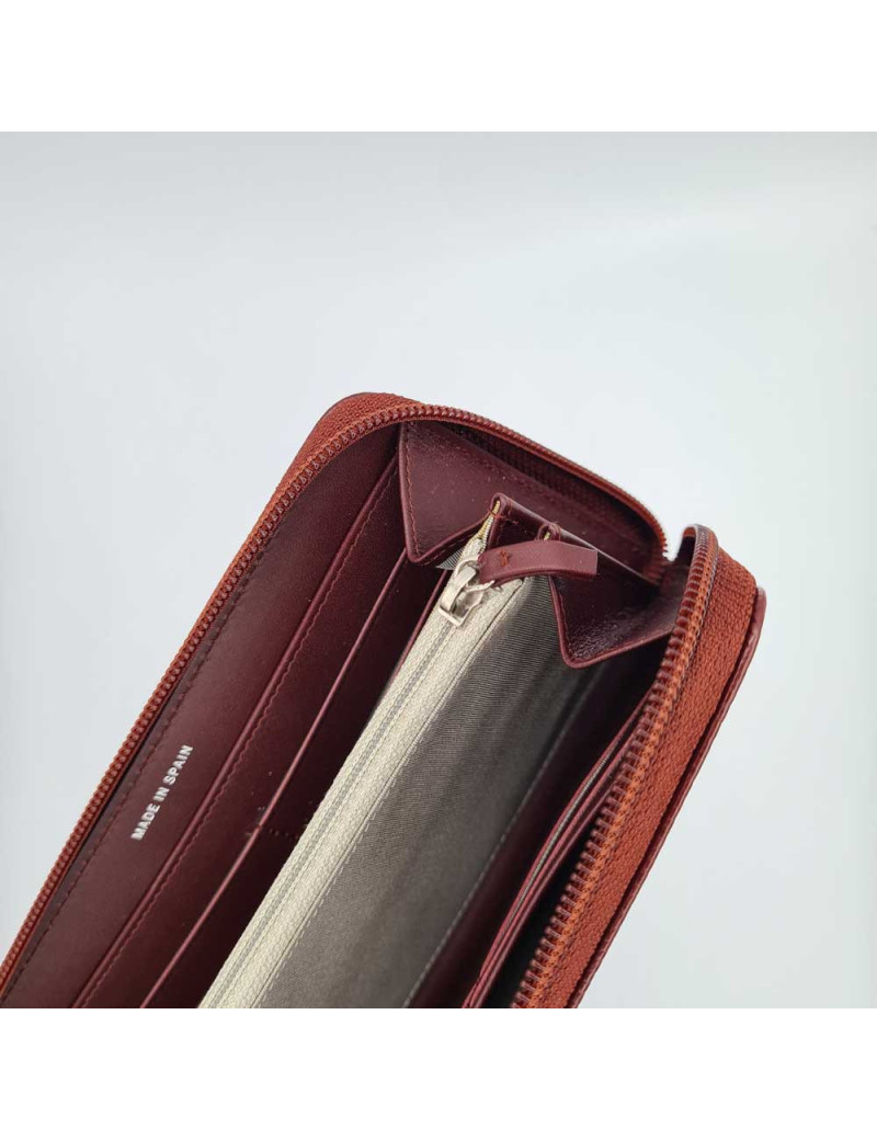 CHANEL Compagnon wallet in burgundy grained leather