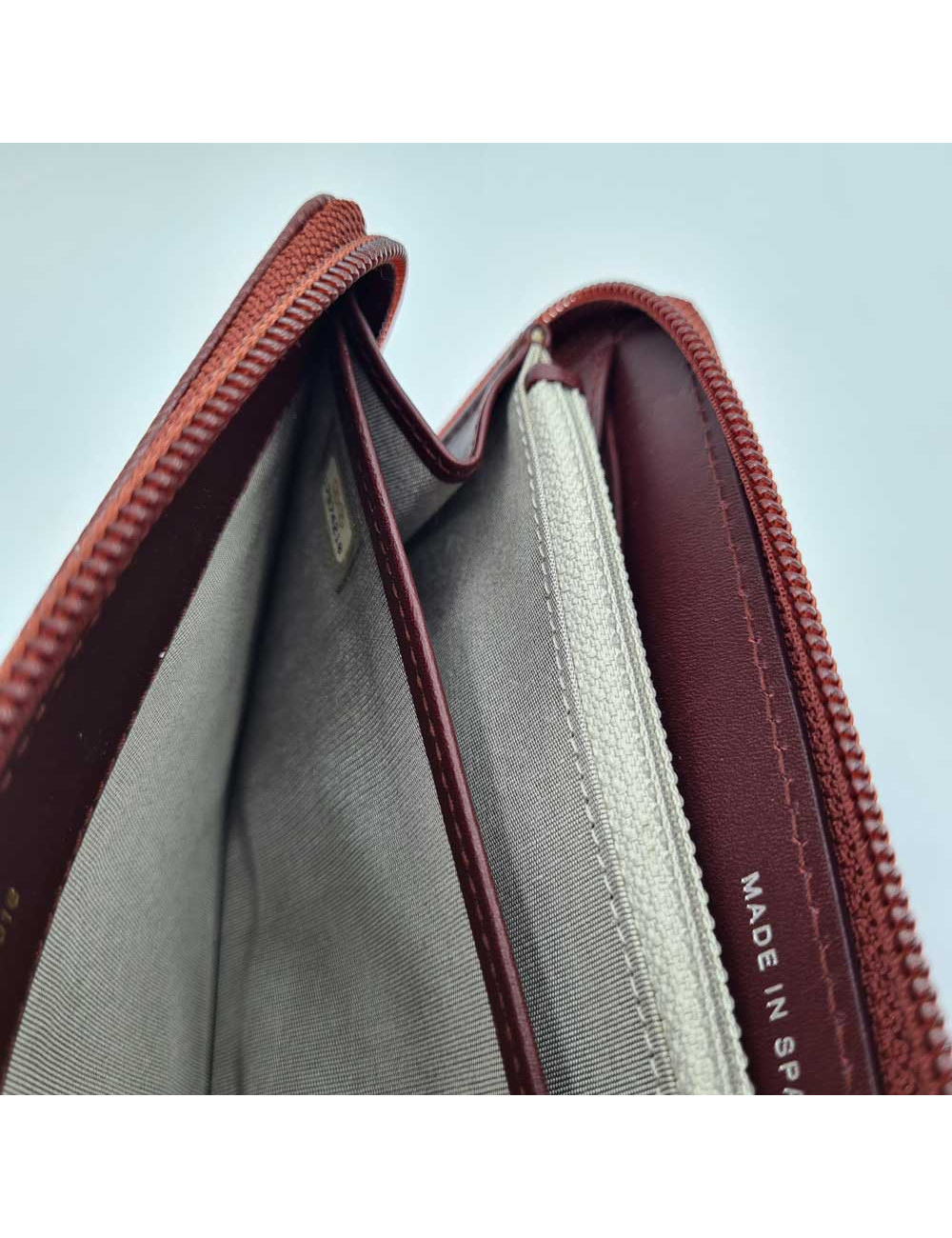 CHANEL Compagnon wallet in burgundy grained leather