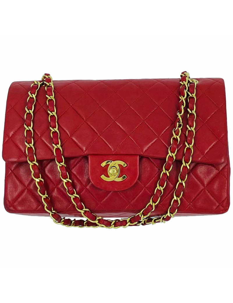 Timeless CHANEL rouge en cuir d'agneau