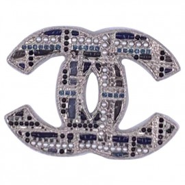 Grande broche Chanel argent, perles et pâte de verre