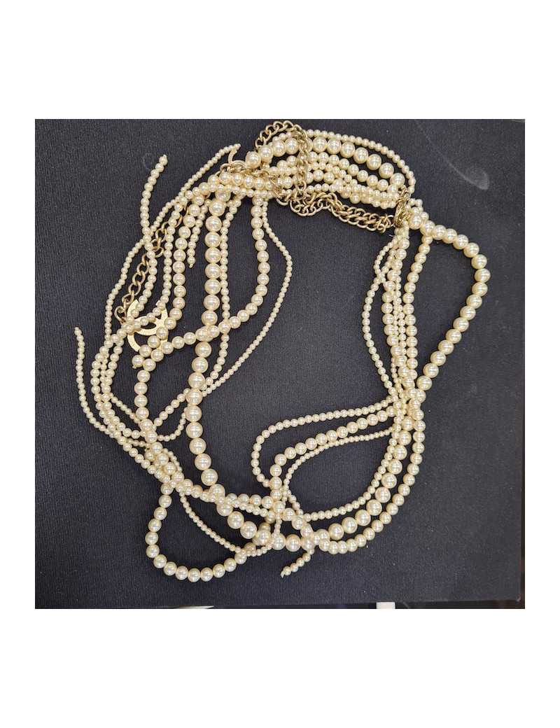 Sautoir multirangs CHANEL perles nacrées