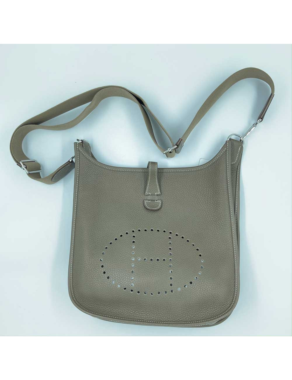 Sac HERMES Evelyne en cuir Taurillon Clémence étoupe