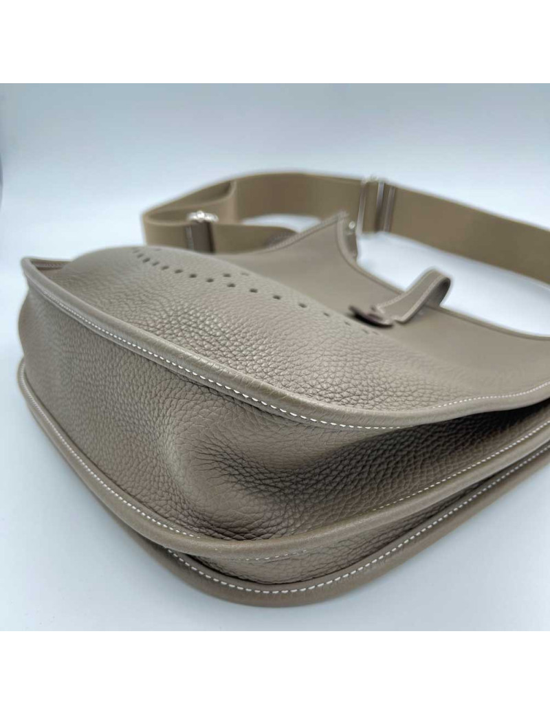 Sac HERMES Evelyne en cuir Taurillon Clémence étoupe