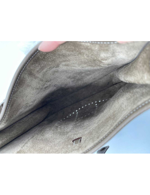 Sac HERMES Evelyne en cuir Taurillon Clémence étoupe