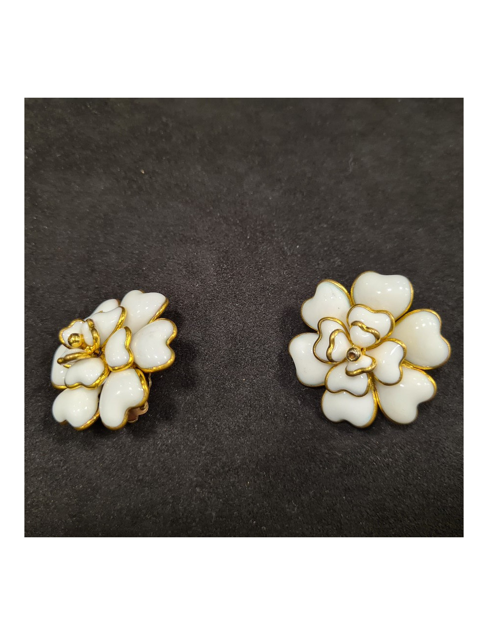 Clips CHANEL pâte de verre blanc