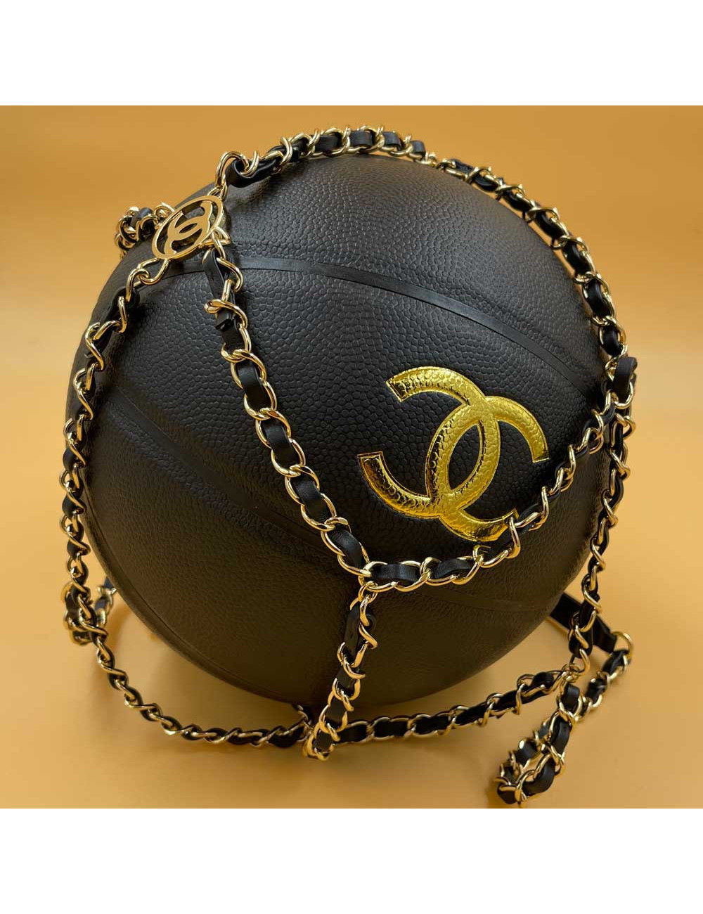CHANEL Black BasketBall with its Chain in Leather and Metal