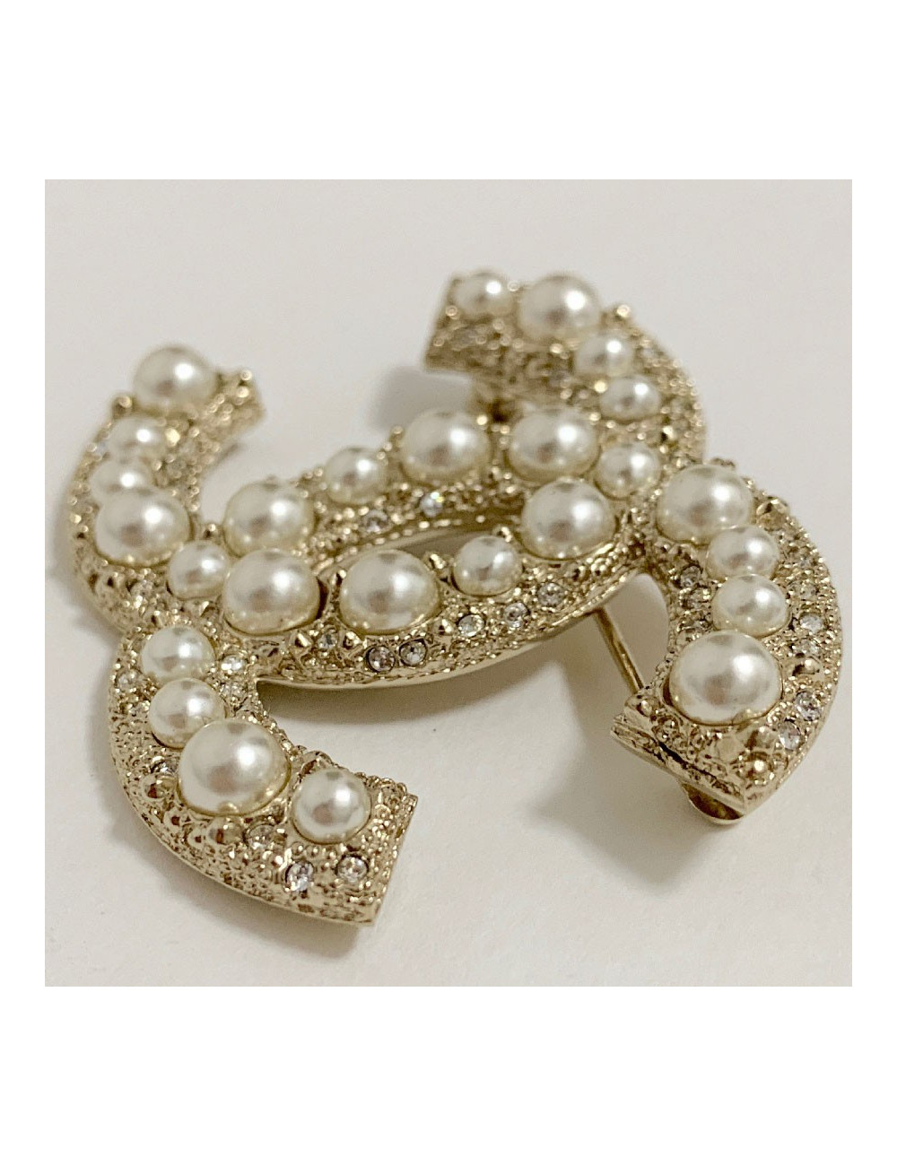 Broche CHANEL perles et strass