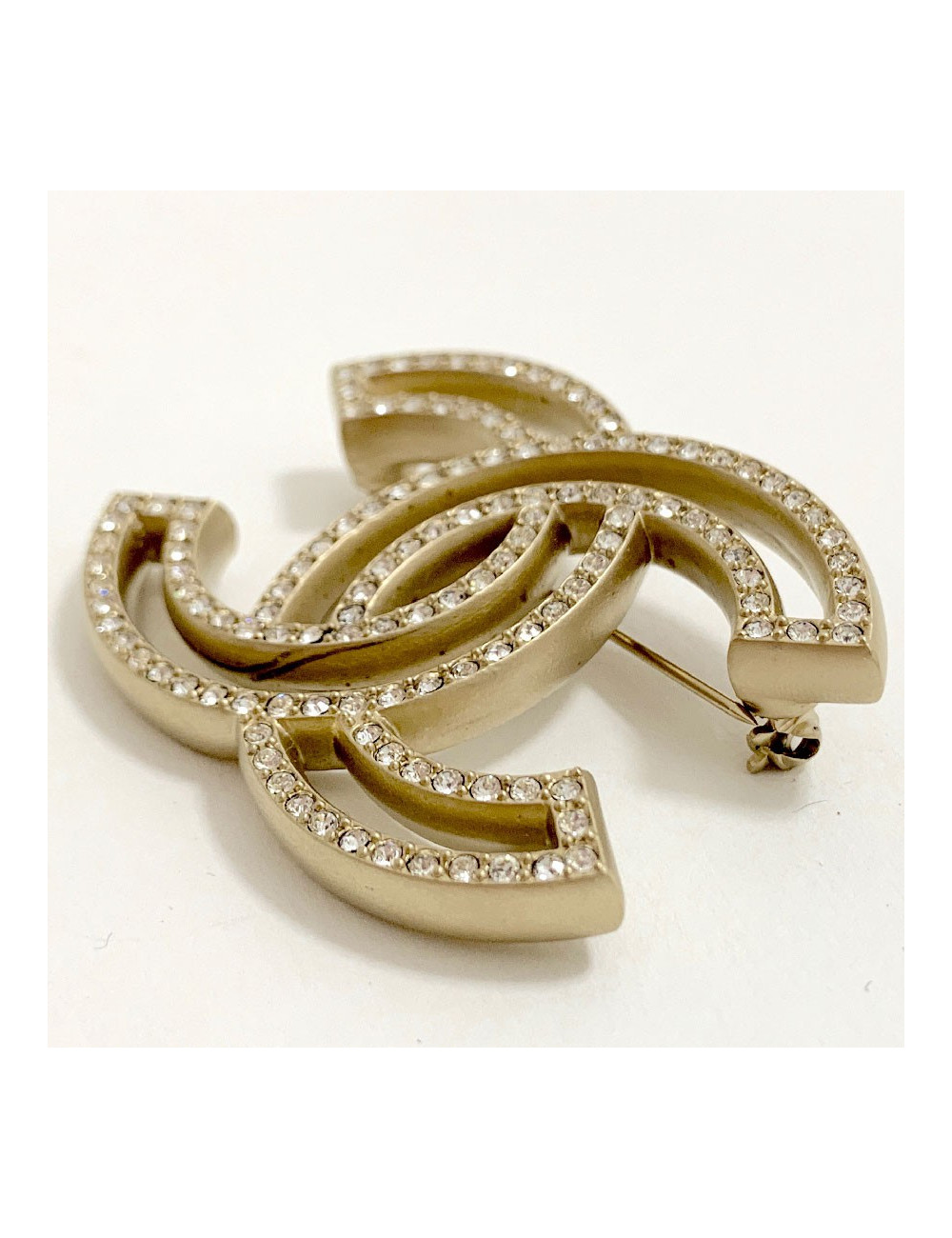 Broche CHANEL Double C strass et métal doré