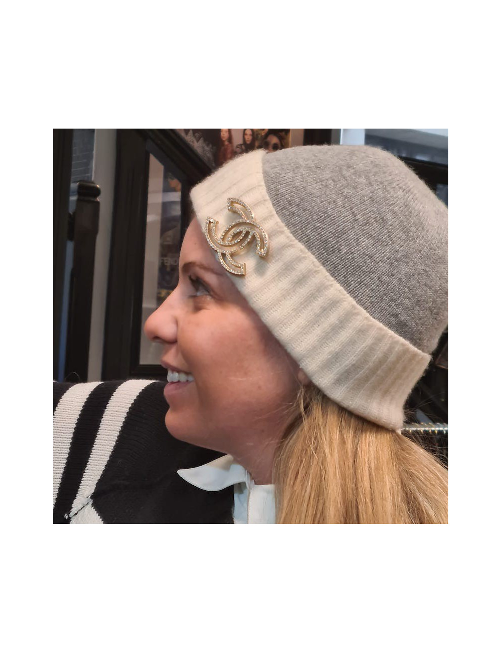 Broche CHANEL Double C strass et métal doré