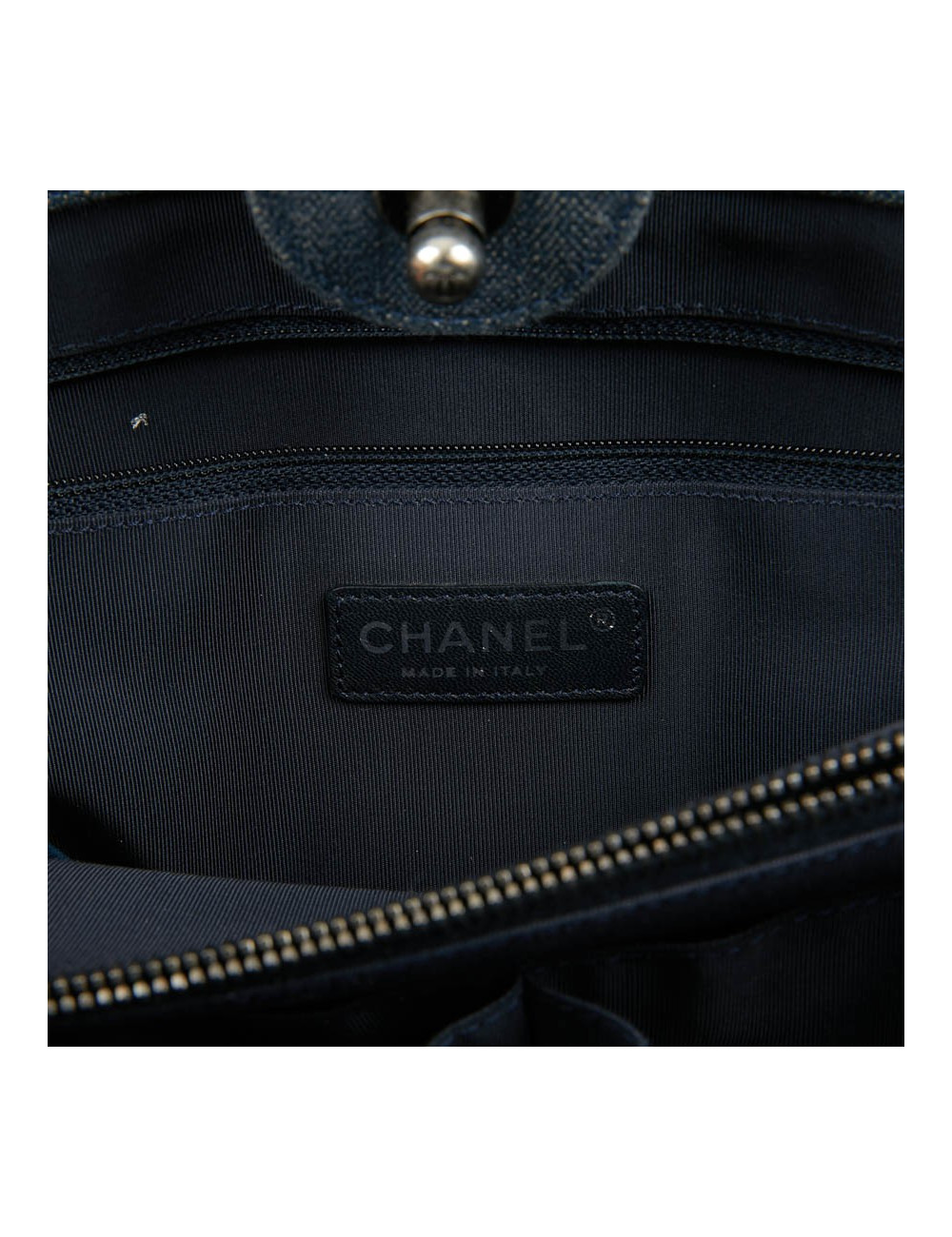 CHANEL Tote Bag in Blue Denim Fabric