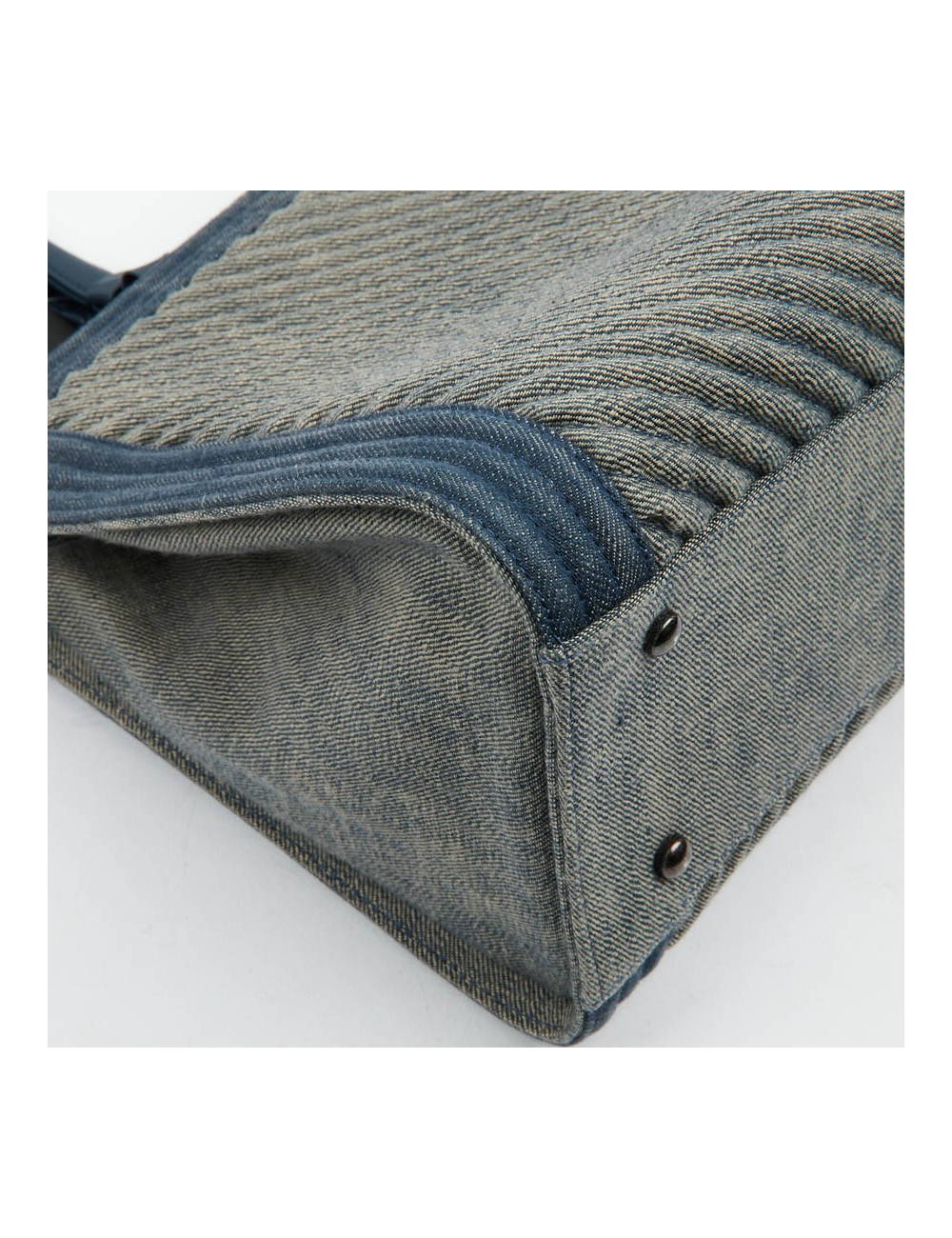 CHANEL Tote Bag in Blue Denim Fabric