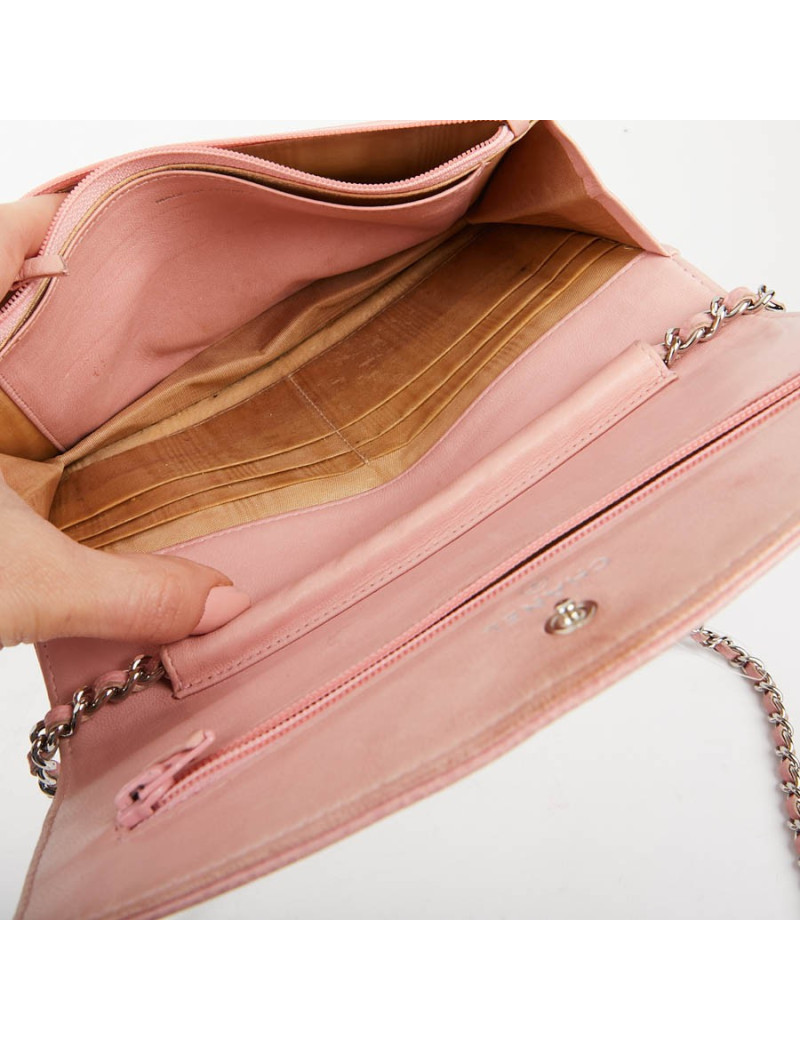 CHANEL Wallet on Chain in Grained Pink Leather