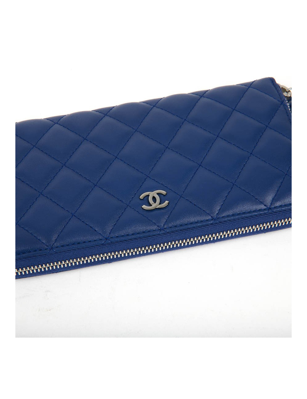 Portefeuille CHANEL en cuir d'agneau lisse bleu
