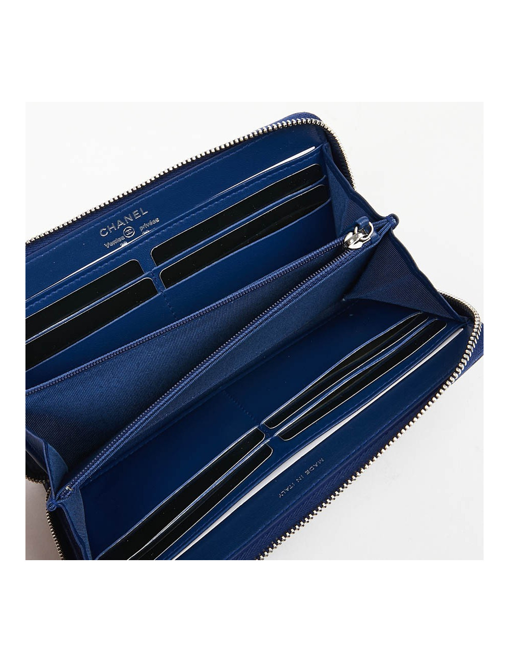 Portefeuille CHANEL en cuir d'agneau lisse bleu