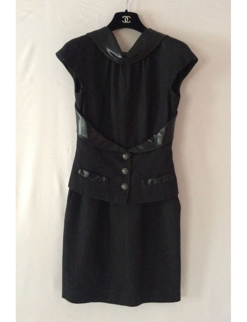 Robe noire CHANEL