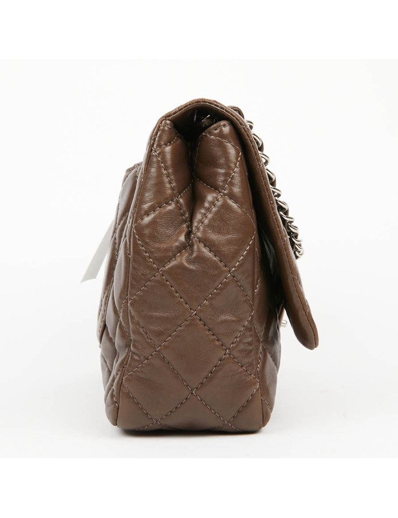 Grand sac CHANEL en cuir d'agneau lisse marron