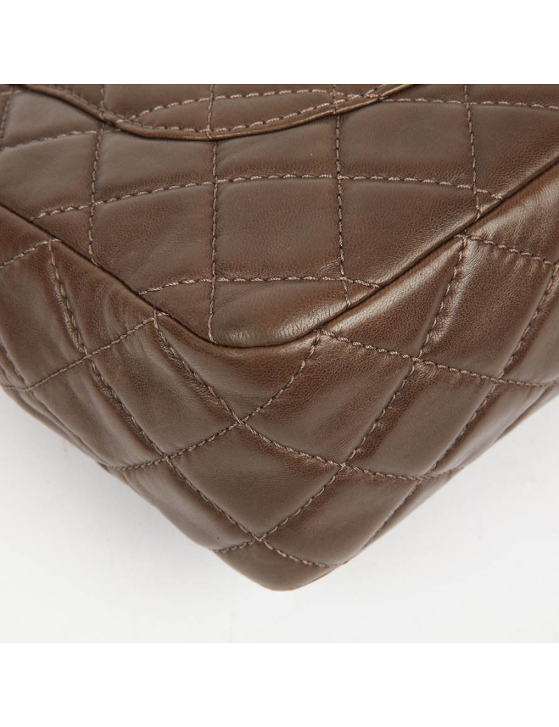 Grand sac CHANEL en cuir d'agneau lisse marron