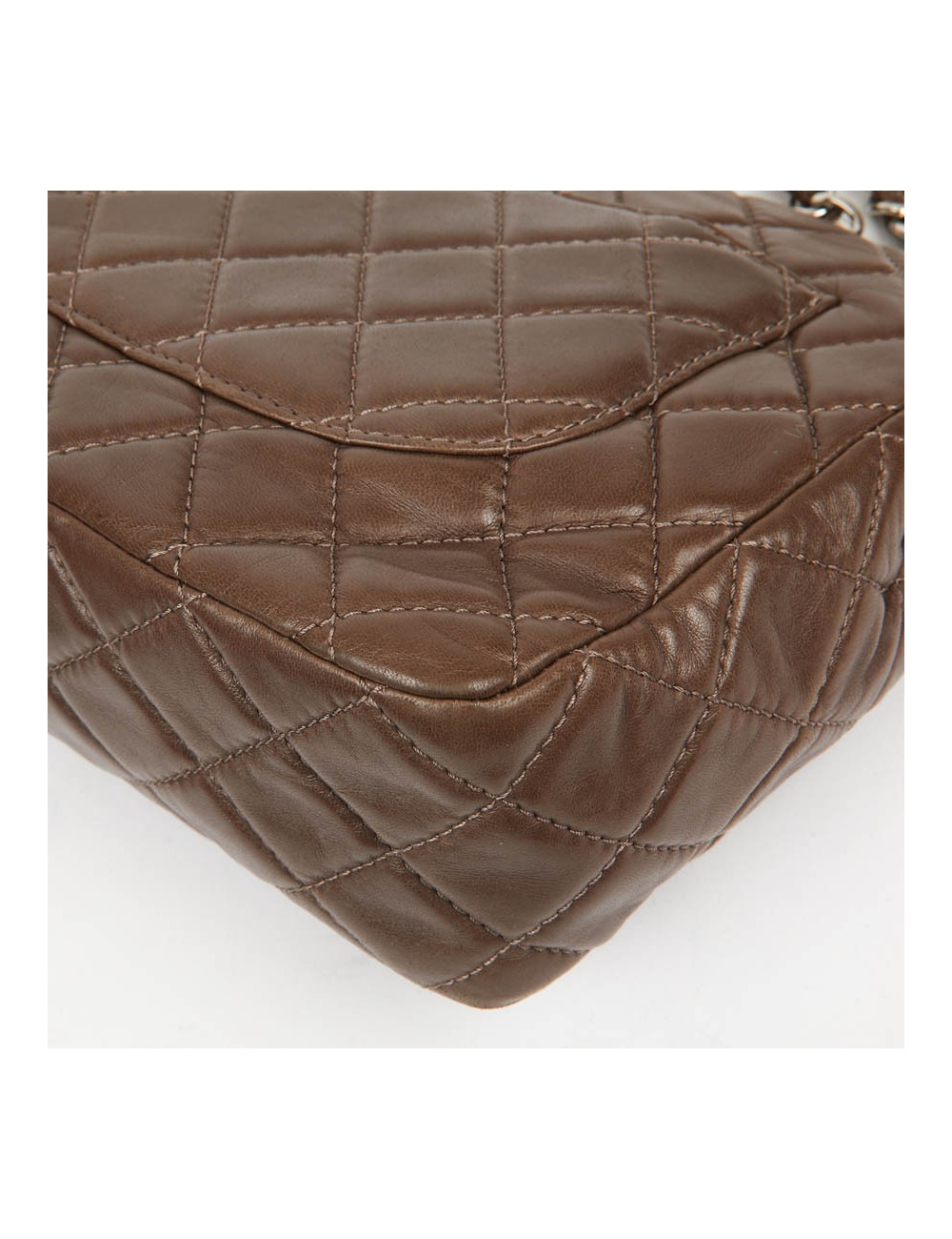 Grand sac CHANEL en cuir d'agneau lisse marron