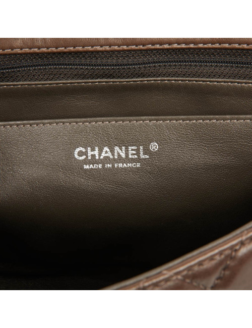 Grand sac CHANEL en cuir d'agneau lisse marron