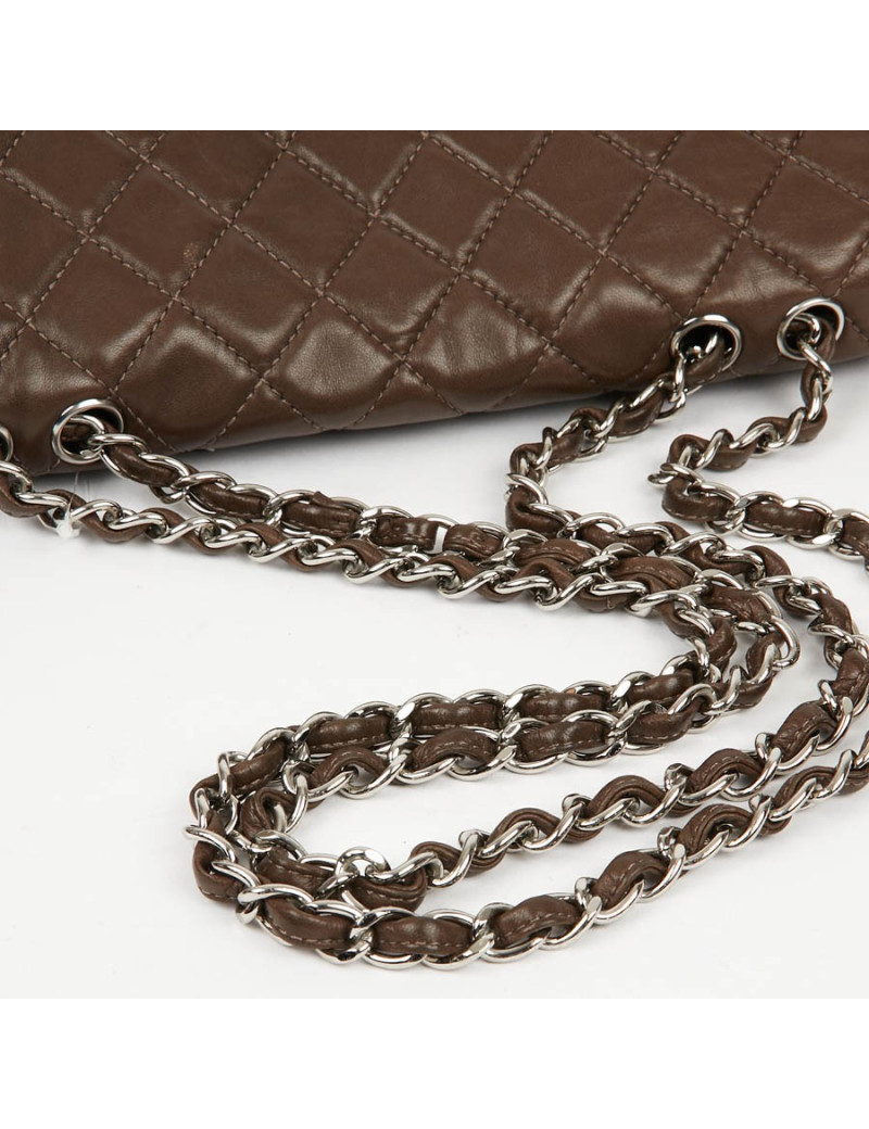 Grand sac CHANEL en cuir d'agneau lisse marron