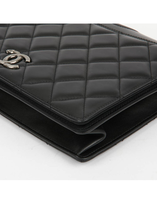 Sac en cuir d'agneau noir embossé CHANEL