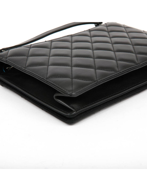 Sac en cuir d'agneau noir embossé CHANEL