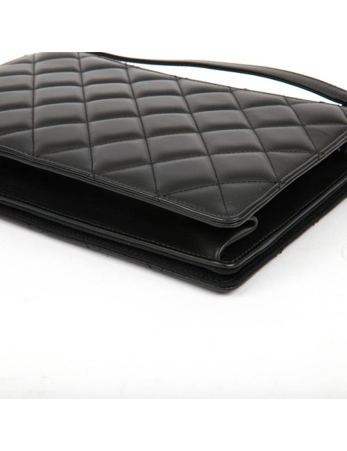 Sac en cuir d'agneau noir embossé CHANEL