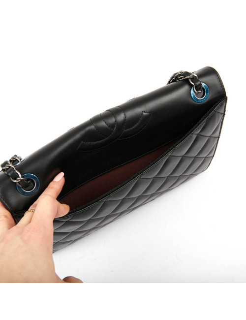 Sac en cuir d'agneau noir embossé CHANEL