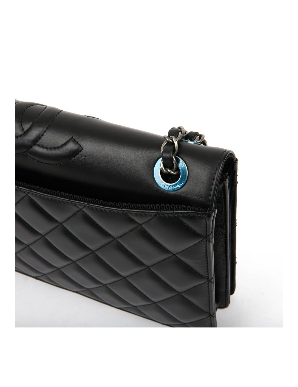 Sac en cuir d'agneau noir embossé CHANEL