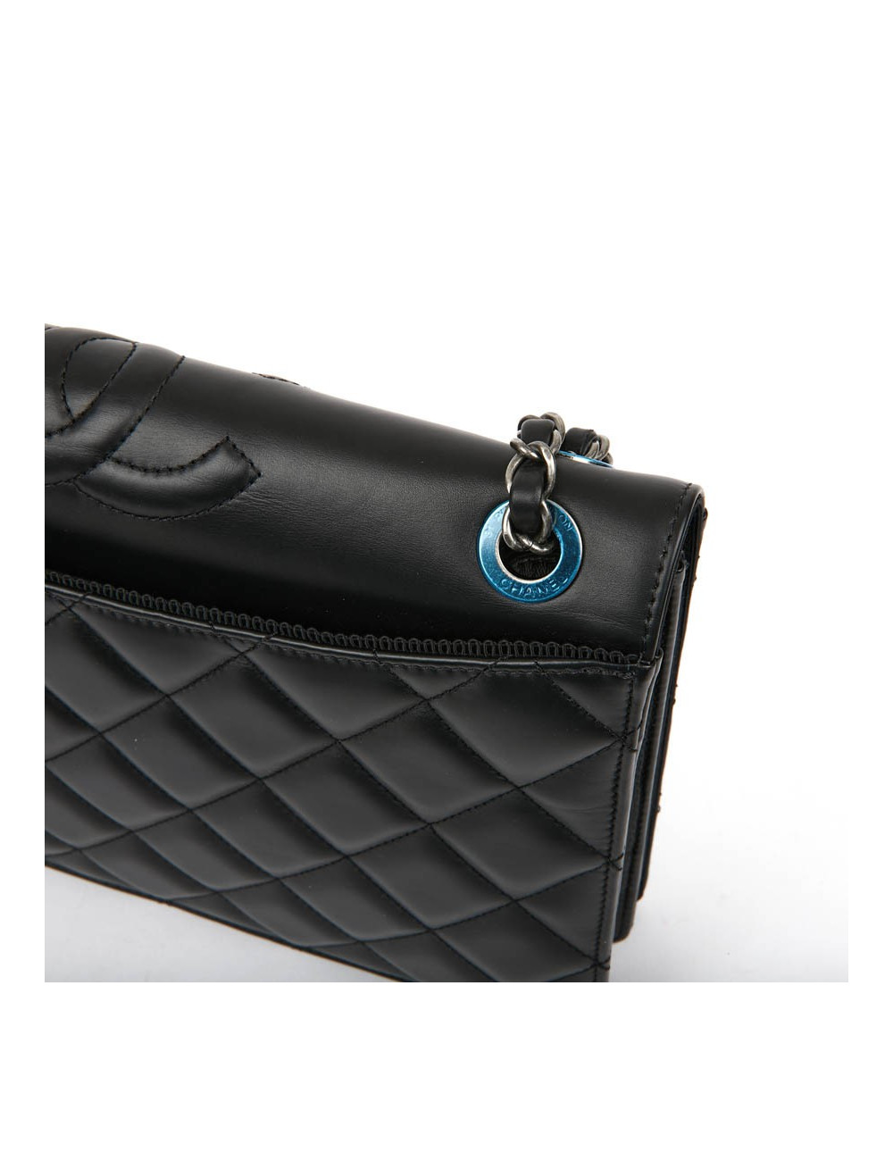 Sac en cuir d'agneau noir embossé CHANEL