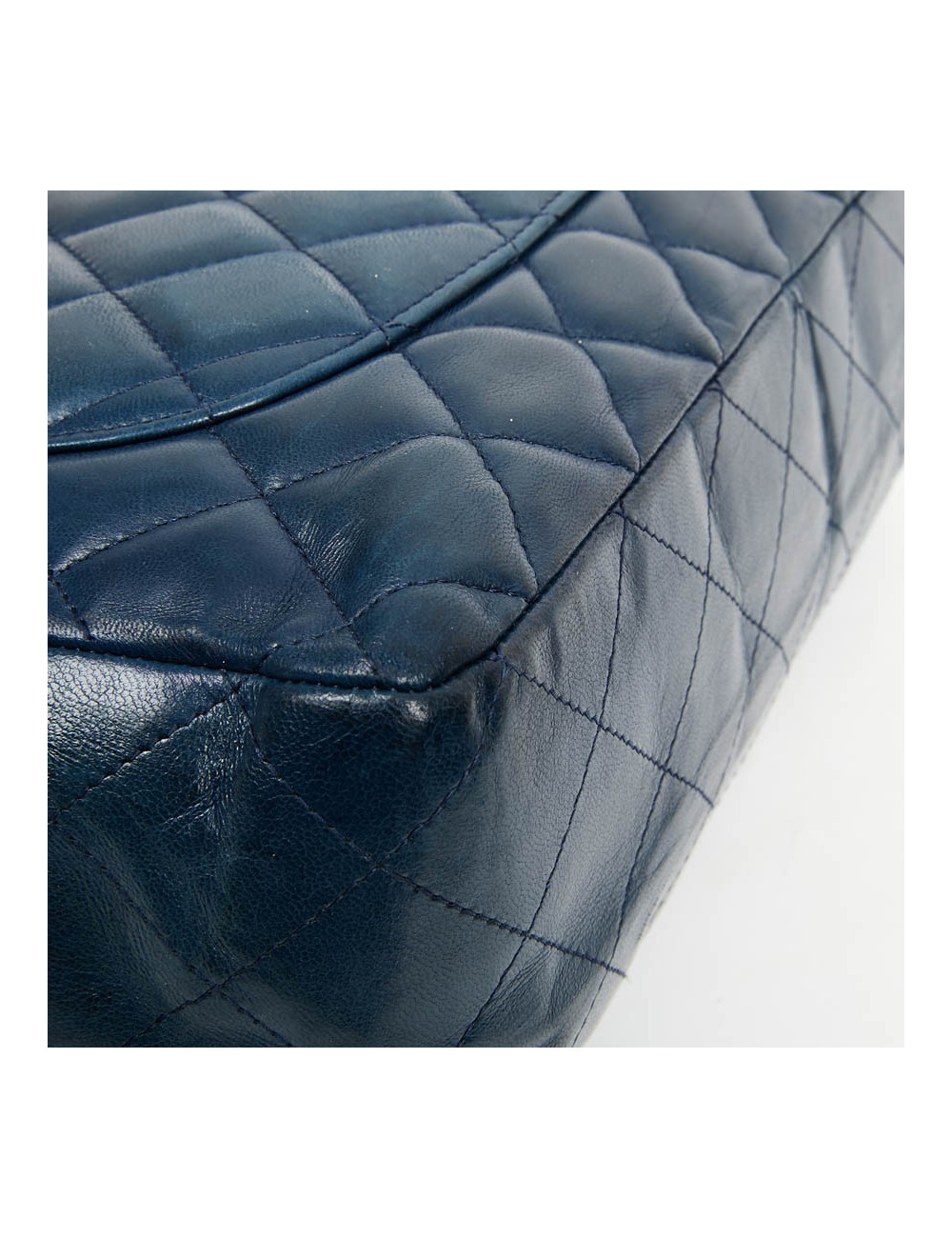 Grand sac CHANEL en cuir d'agneau bleu marine