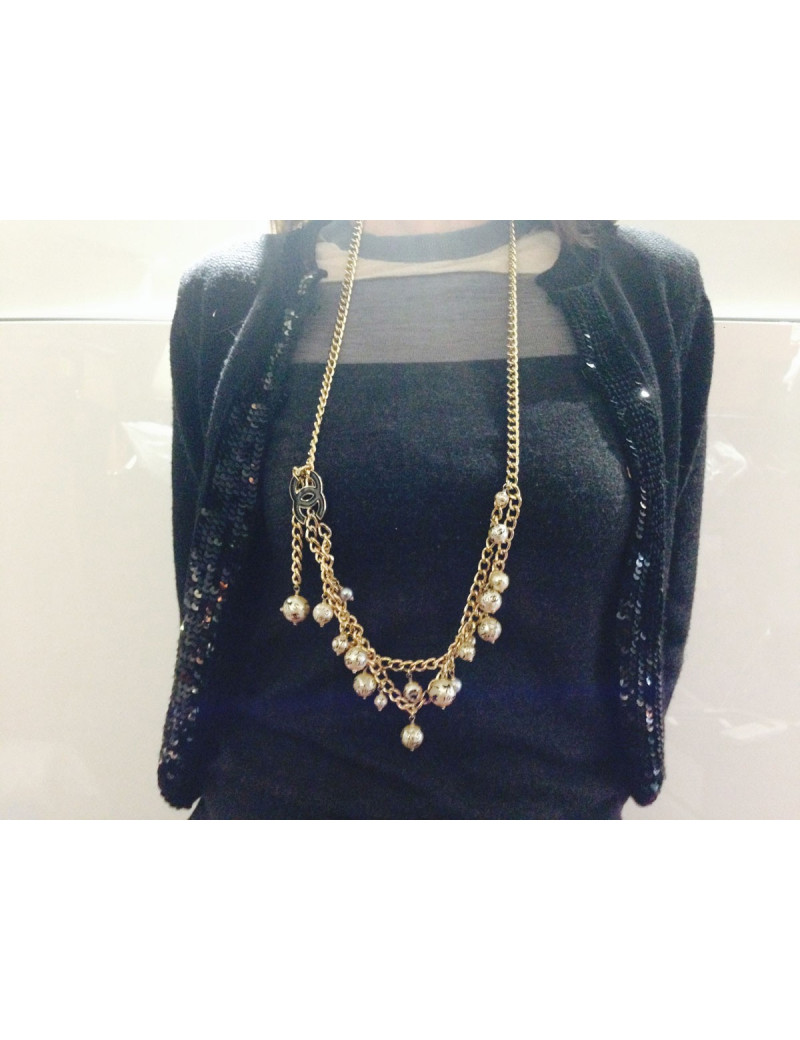 Ceinture/ sautoir CHANEL en métal doré serti de perles nacrées 