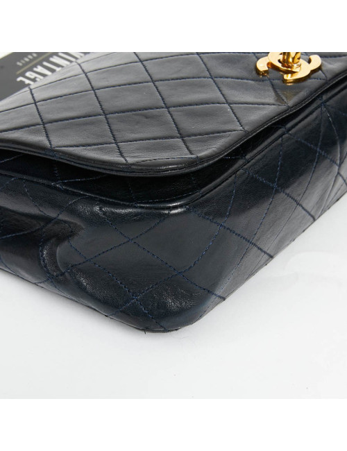 CHANEL Vintage Navy Blue Lambskin Bag - Second hand bag certified