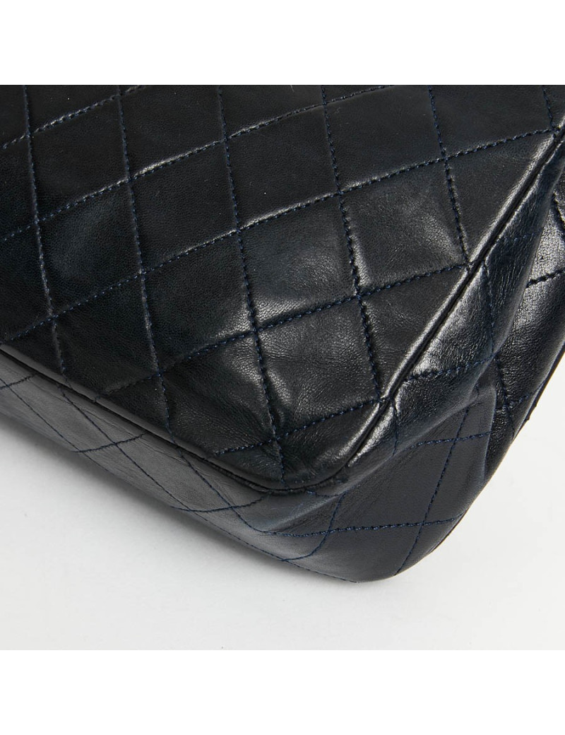 Sac CHANEL vintage bleu marine en cuir d'agneau