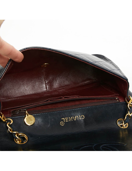 Sac CHANEL vintage bleu marine en cuir d'agneau