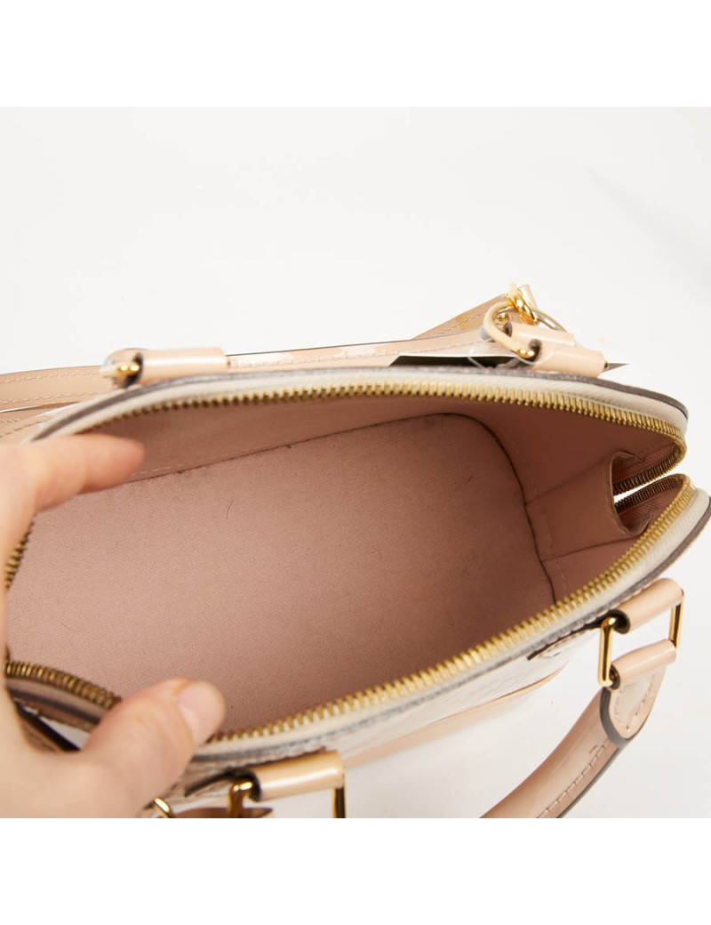 Sac LOUIS VUITTON Alma BB en cuir vernis rose poudré