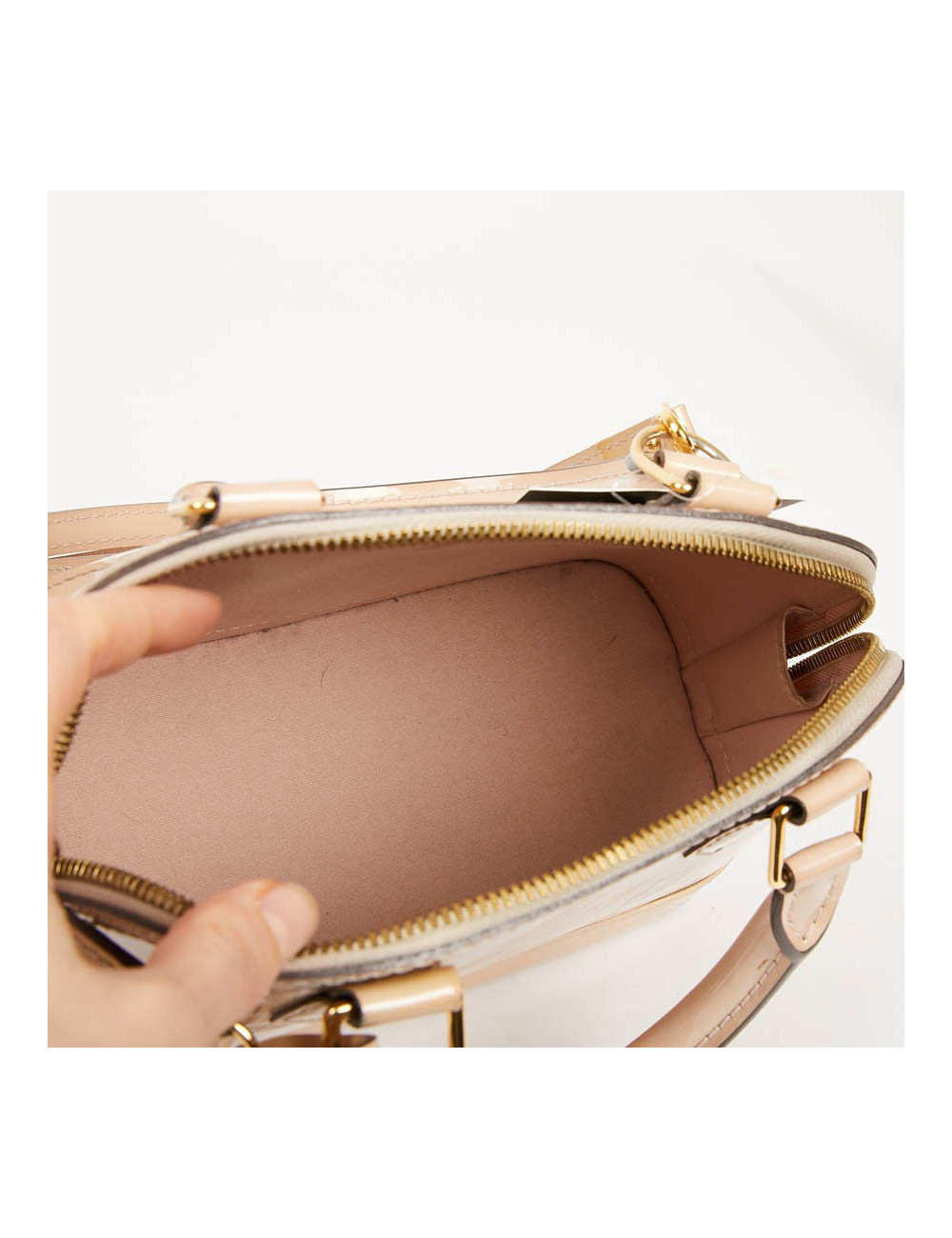 Sac LOUIS VUITTON Alma BB en cuir vernis rose poudré