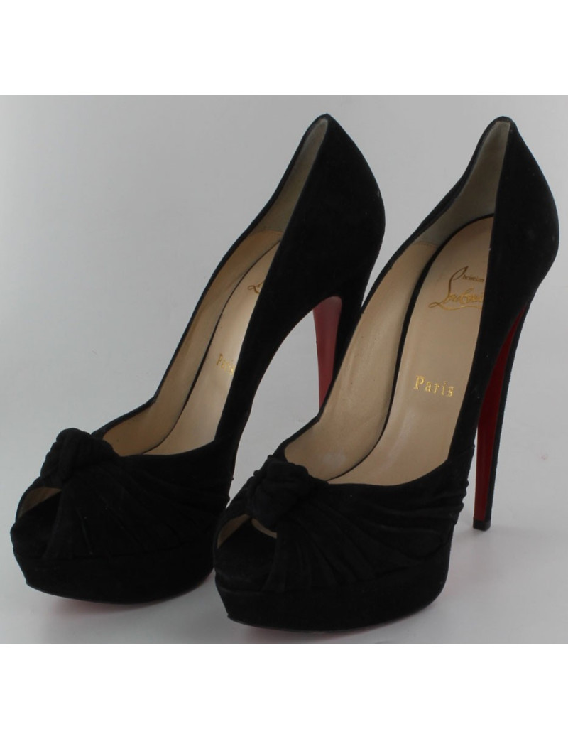 Escarpins LOUBOUTIN Taille 40,5 en daim