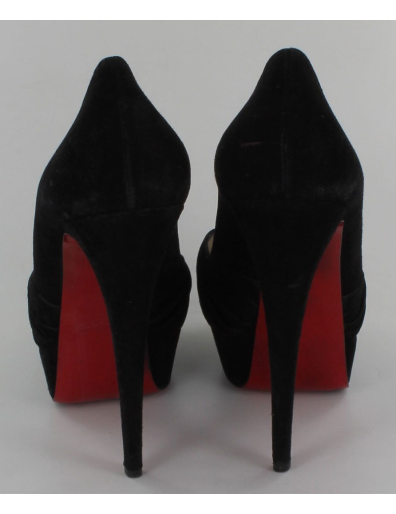 Escarpins LOUBOUTIN Taille 40,5 en daim