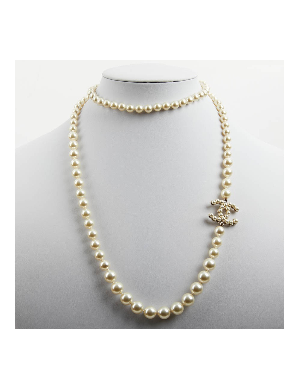 Sautoir perles nacrées CHANEL