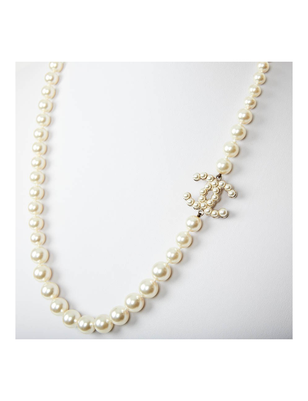 Sautoir perles nacrées CHANEL