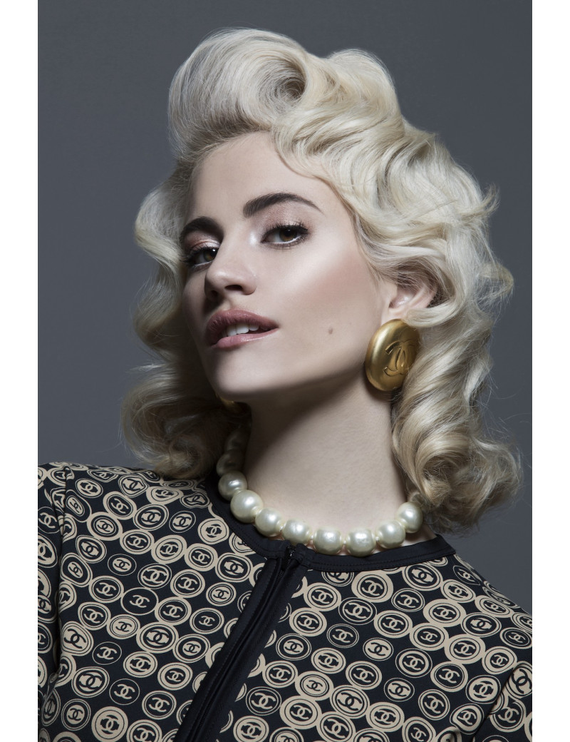 CHANEL vintage haute couture gilded clip-on earrings