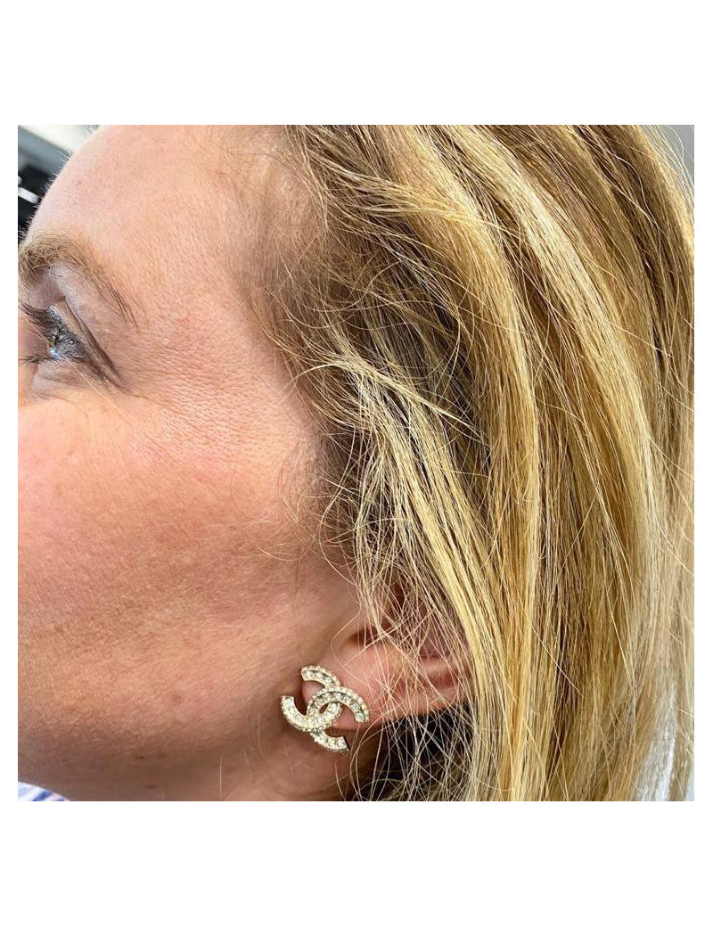 Clous d'oreille CHANEL métal or pâle et strass