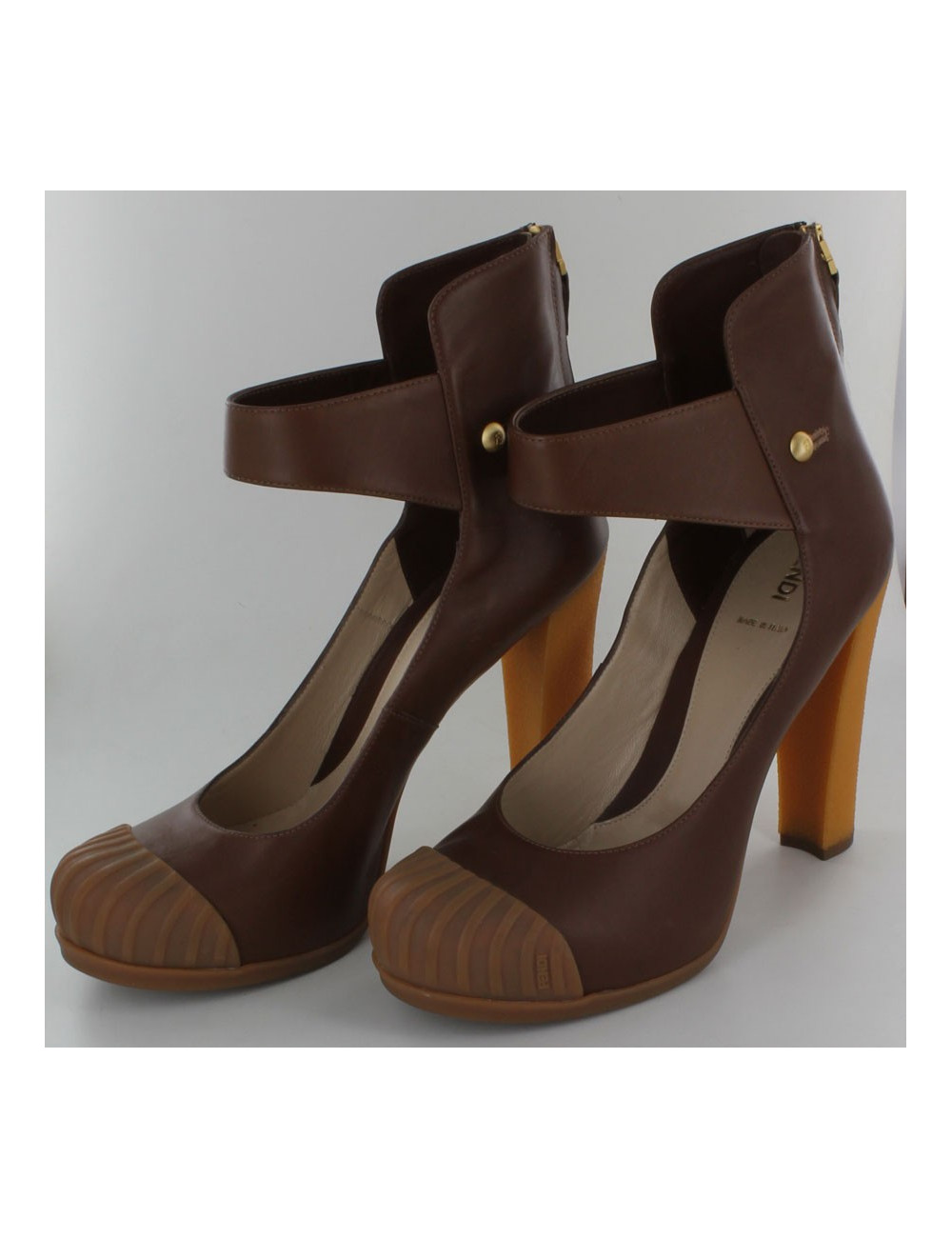 Bottines ouvertes FENDI en cuir marron T 41