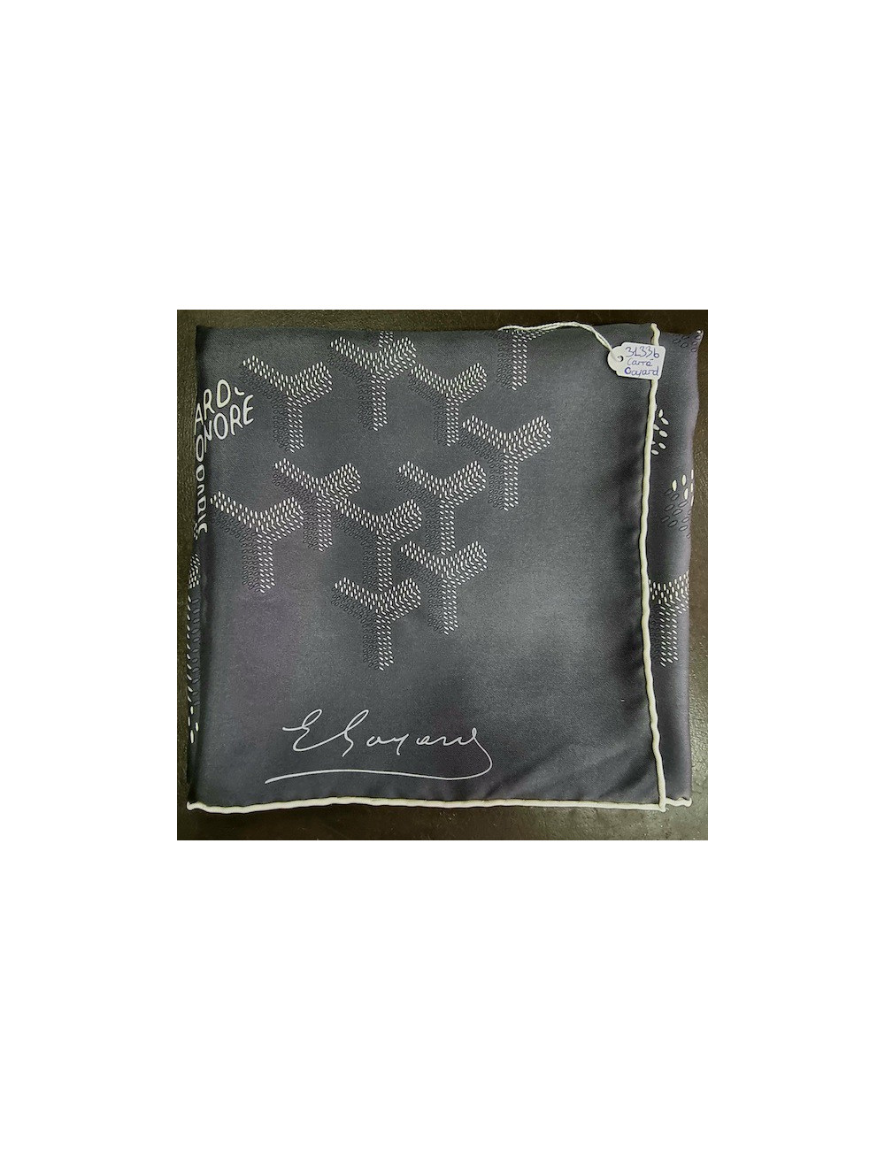 Grand carré GOYARD gris