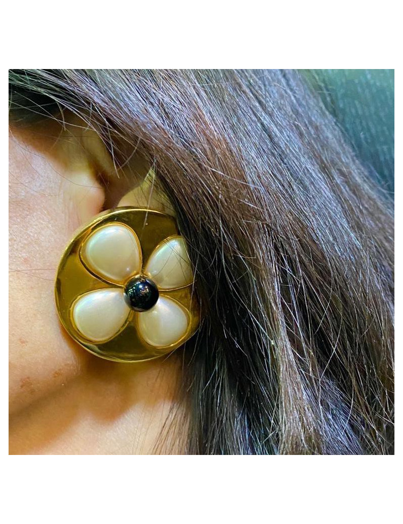 Boucles d'oreille clips CHANEL vintage en métal doré