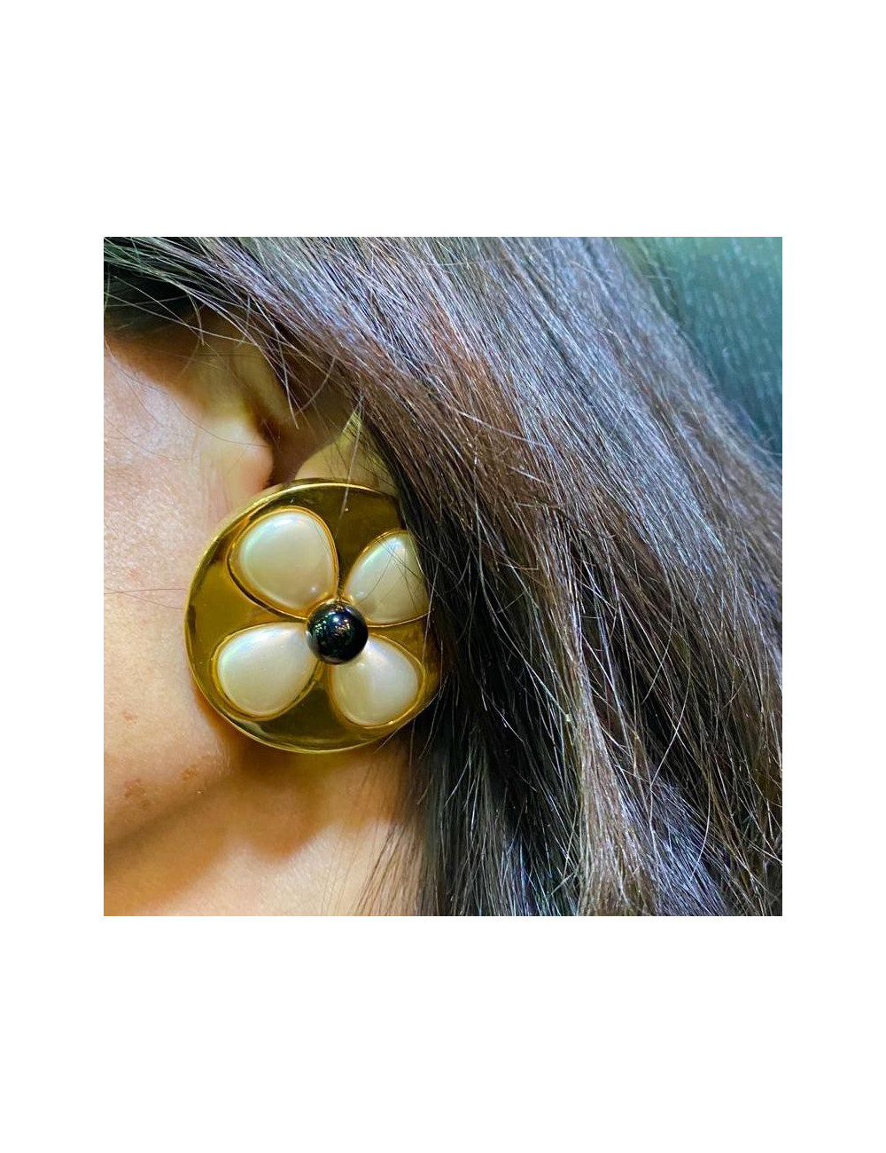 Boucles d'oreille clips CHANEL vintage en métal doré