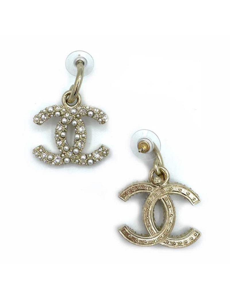 Boucles d'oreille CHANEL CC pendants